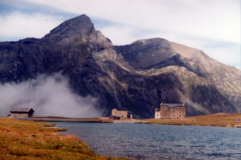 lago del Miserin