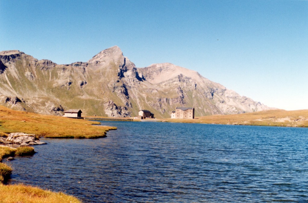 lago del Miserin