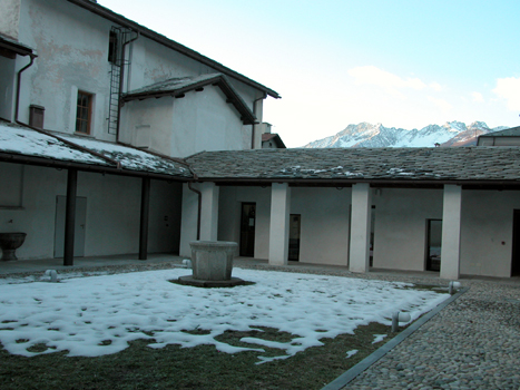 La neve intorno all''ufficio (Chiavenna, SO)