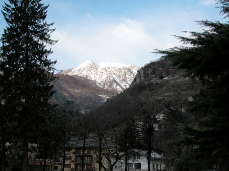 La neve intorno all''ufficio (Chiavenna, SO)