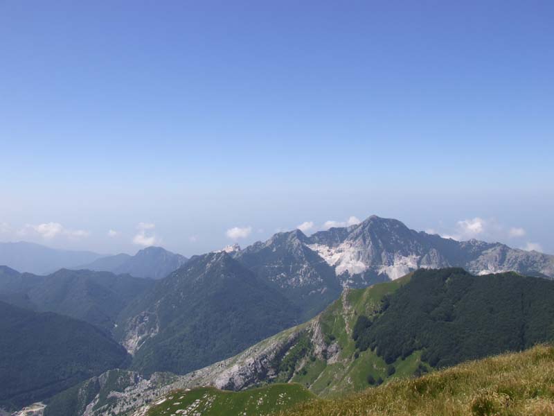 Uno sguardo sulle Alpi Apuane