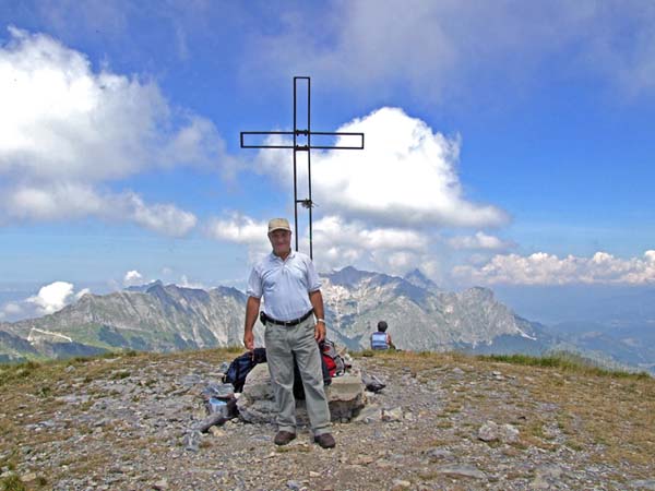 Uno sguardo sulle Alpi Apuane