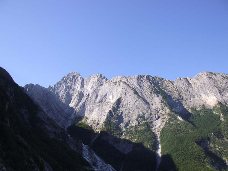 Uno sguardo sulle Alpi Apuane