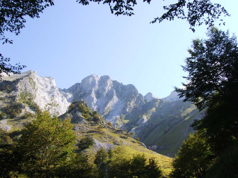 Uno sguardo sulle Alpi Apuane