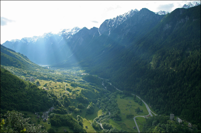 La Panoramica della Val Bregaglia --> da Soglio a Durbegia