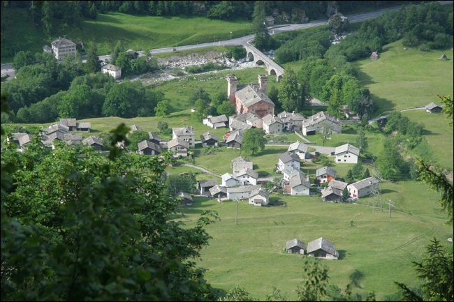 La Panoramica della Val Bregaglia --> da Soglio a Durbegia