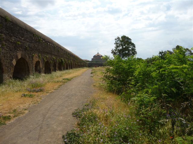 Roma - primavera nel parco archeologico degli acquedotti