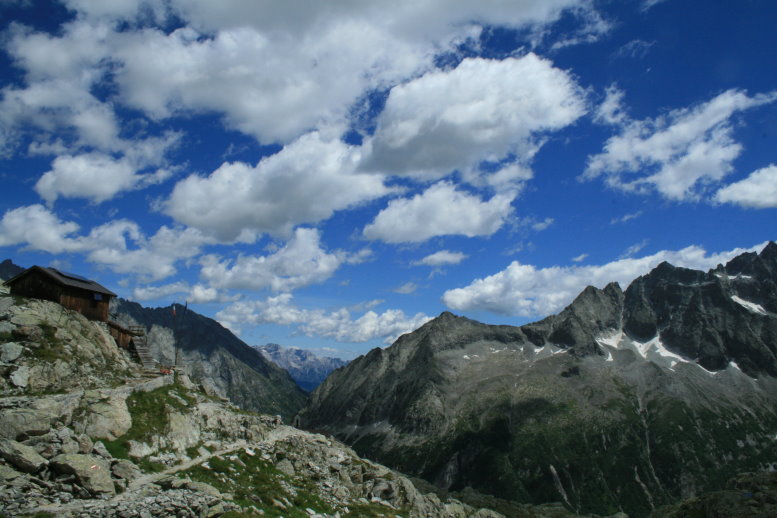 Adamello  salita al ghiacciaio del Mandrone