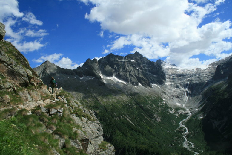 Adamello  salita al ghiacciaio del Mandrone