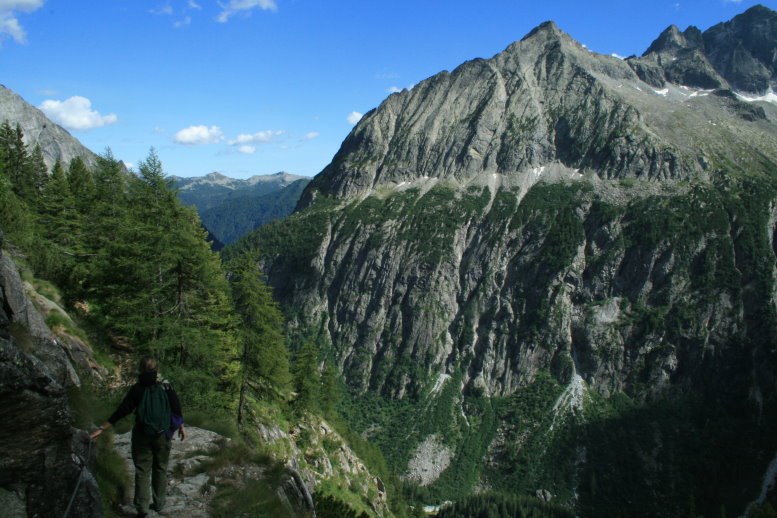 Adamello  salita al ghiacciaio del Mandrone