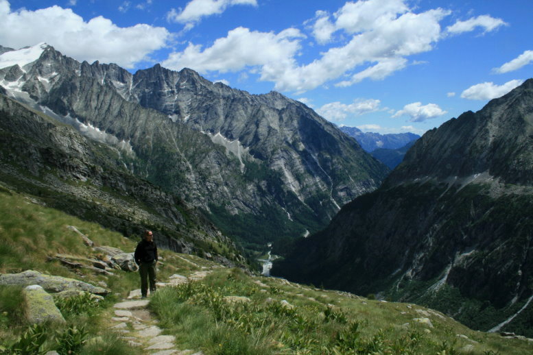 Adamello  salita al ghiacciaio del Mandrone