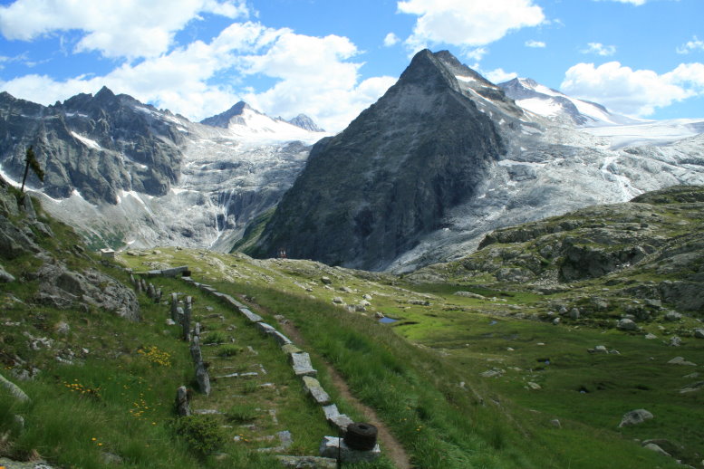 Adamello  salita al ghiacciaio del Mandrone