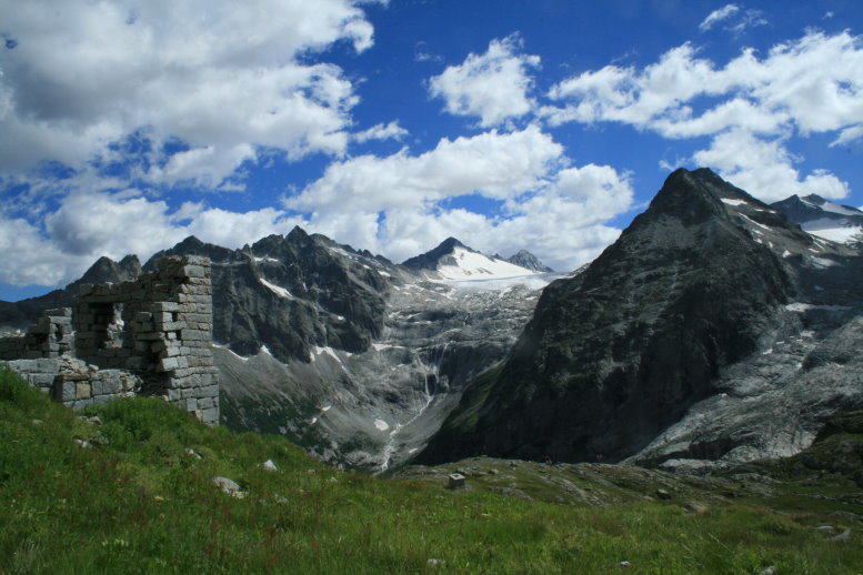 Adamello  salita al ghiacciaio del Mandrone