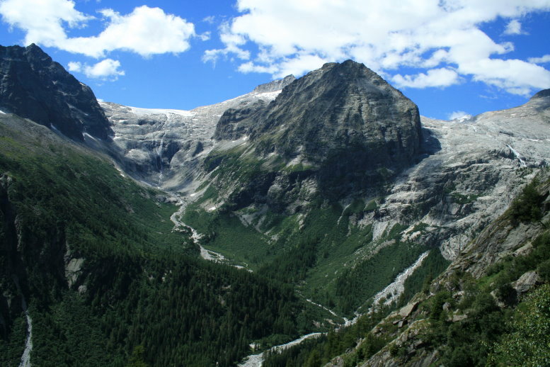 Adamello  salita al ghiacciaio del Mandrone