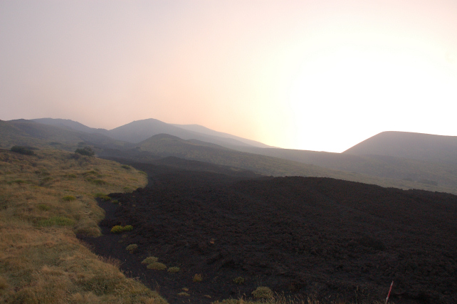 Il fuoco dellEtna. Giugno e luglio 2008 alla Valle del Bove