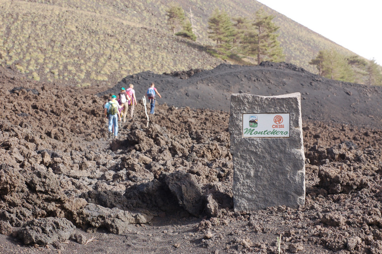 Etna-La grotta del gelo