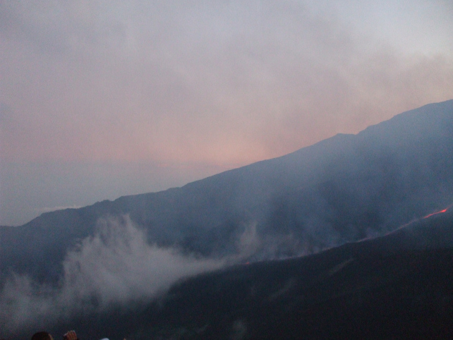 Il fuoco dellEtna. Giugno e luglio 2008 alla Valle del Bove