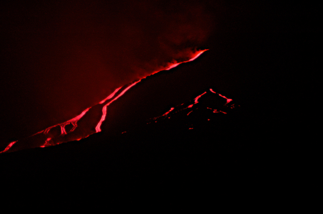 Il fuoco dellEtna. Giugno e luglio 2008 alla Valle del Bove