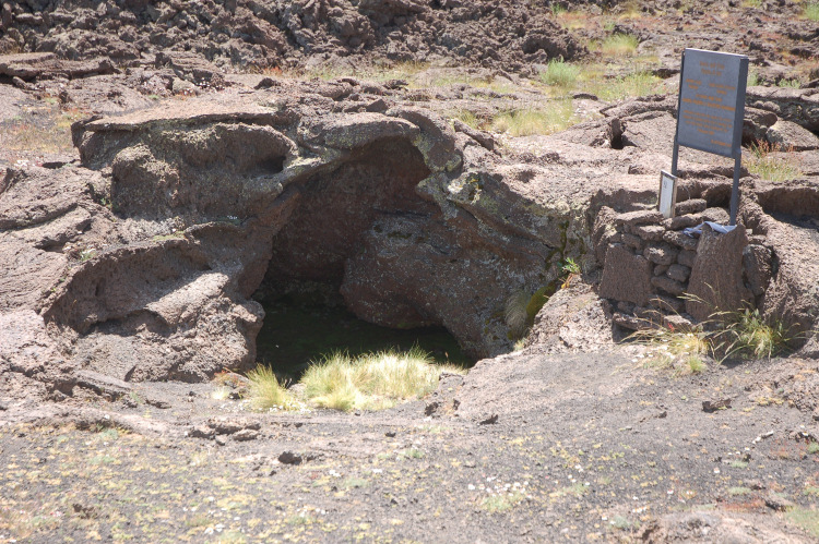 Etna-La grotta del gelo