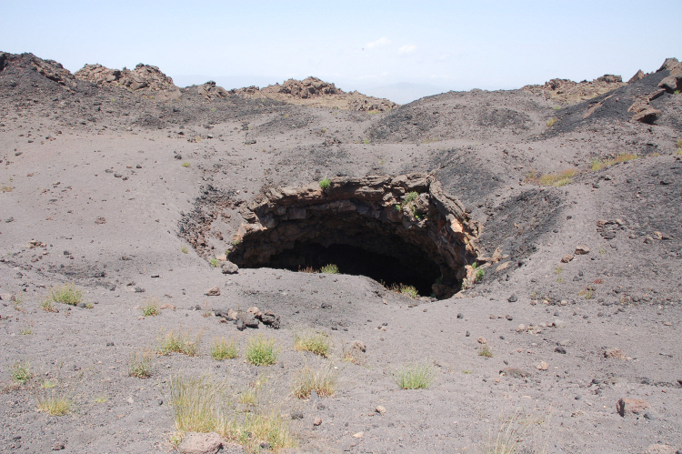 Etna-La grotta del gelo