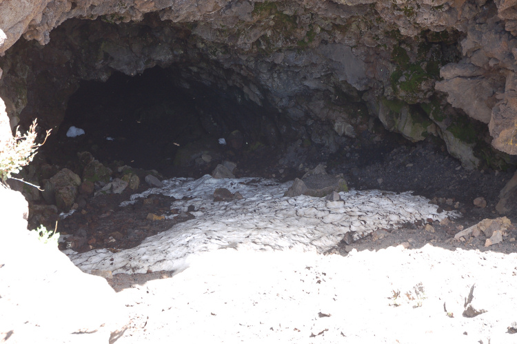 Etna-La grotta del gelo