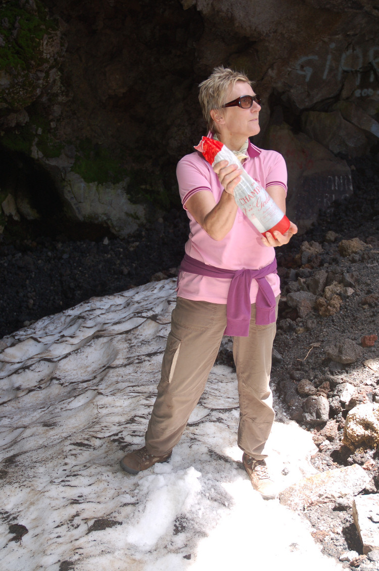 Etna-La grotta del gelo