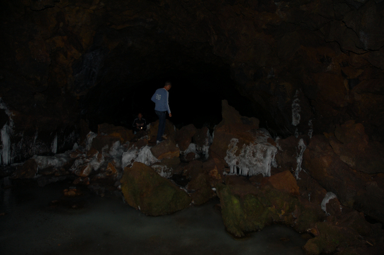 Etna-La grotta del gelo