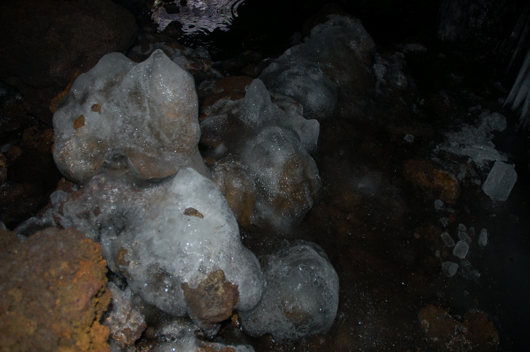 Etna-La grotta del gelo