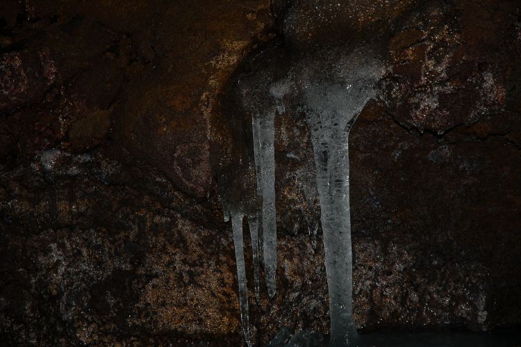 Etna-La grotta del gelo