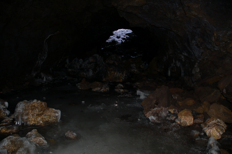 Etna-La grotta del gelo