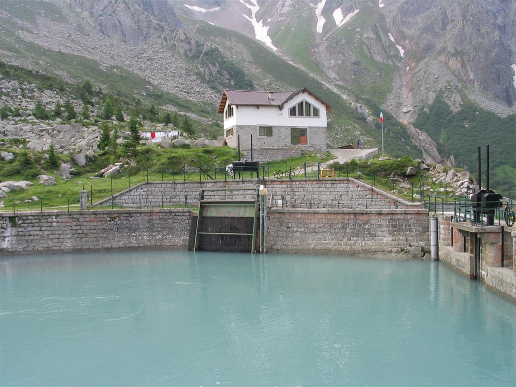 Rifugi e Bivacchi d''Italia.......