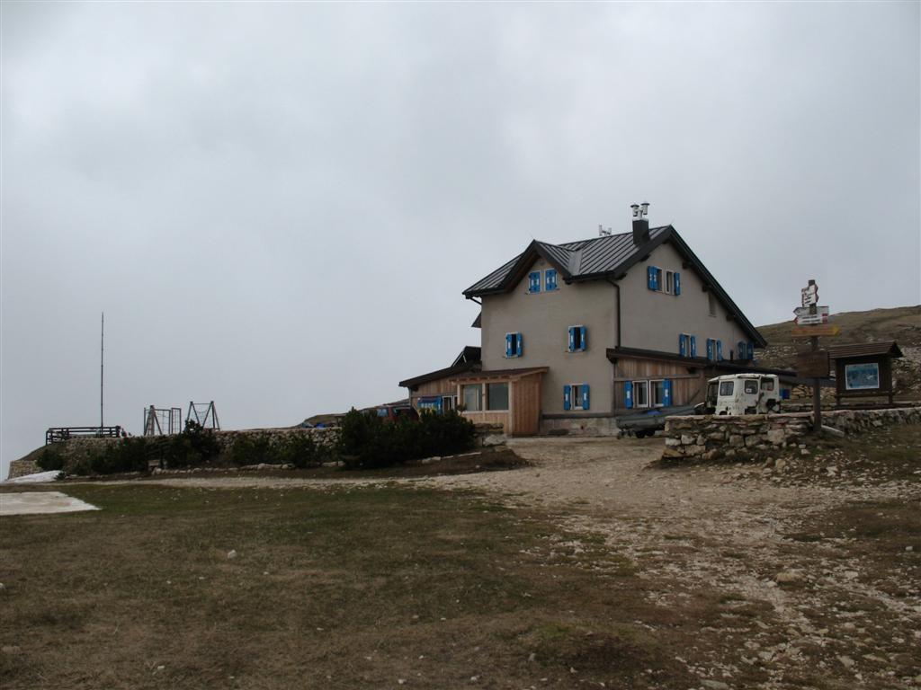 Rifugi e Bivacchi d''Italia.......