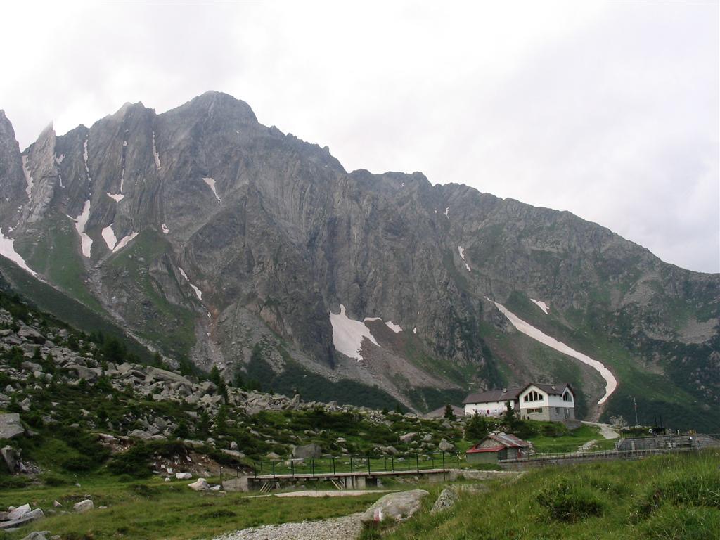 Rifugi e Bivacchi d''Italia.......