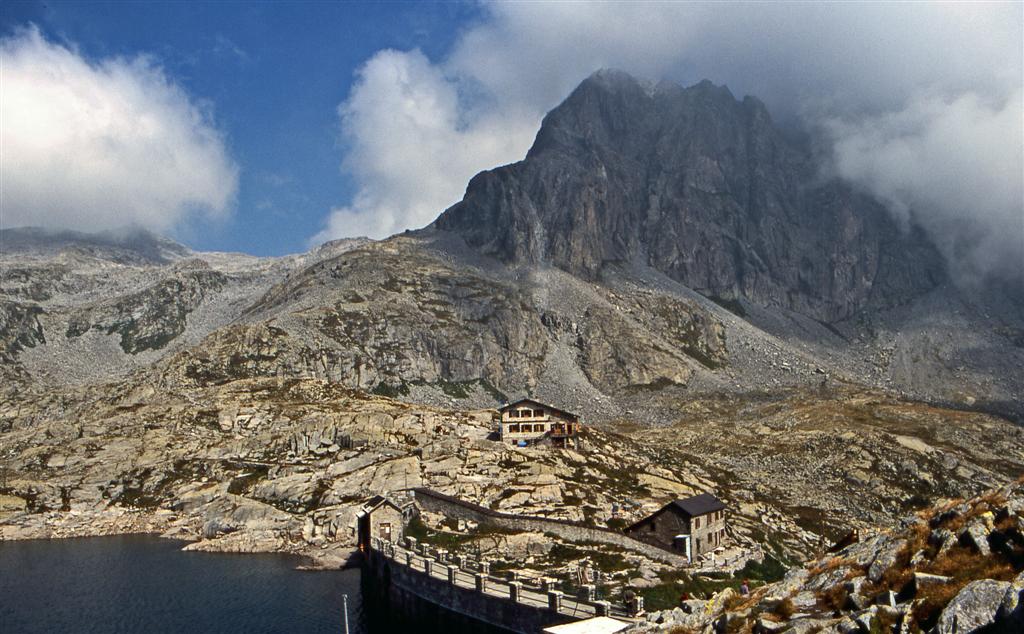 Rifugi e Bivacchi d''Italia.......