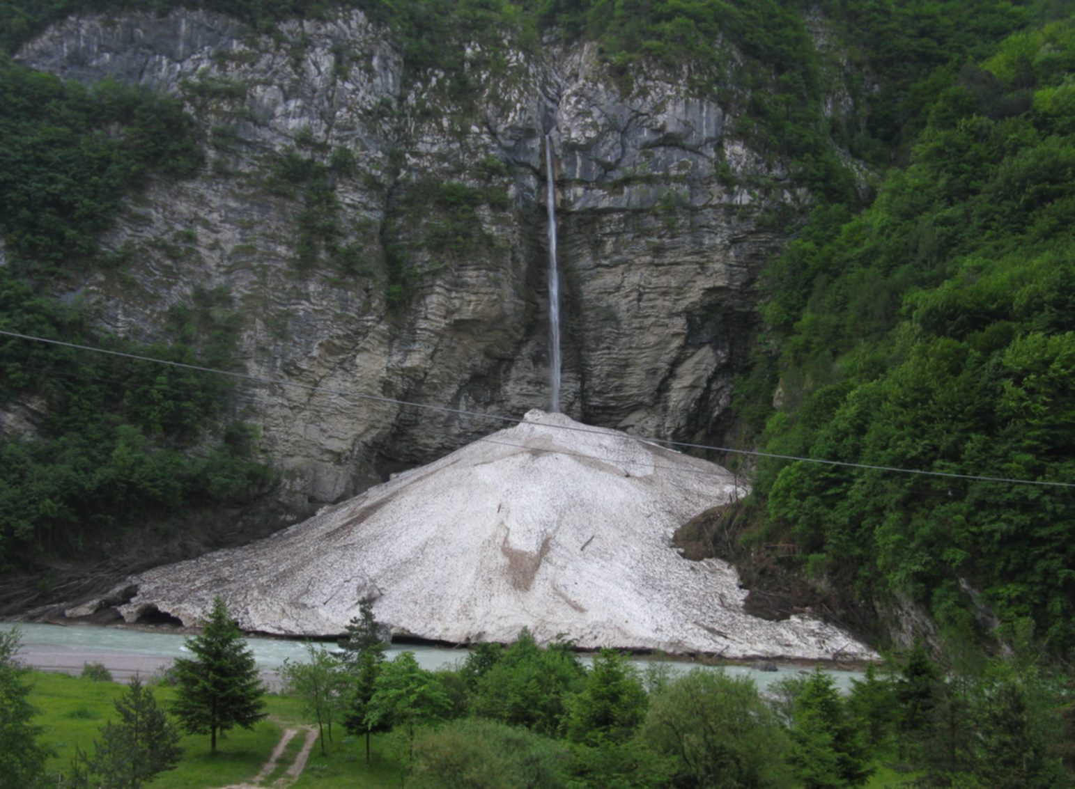 incredibile valanga basso cadore