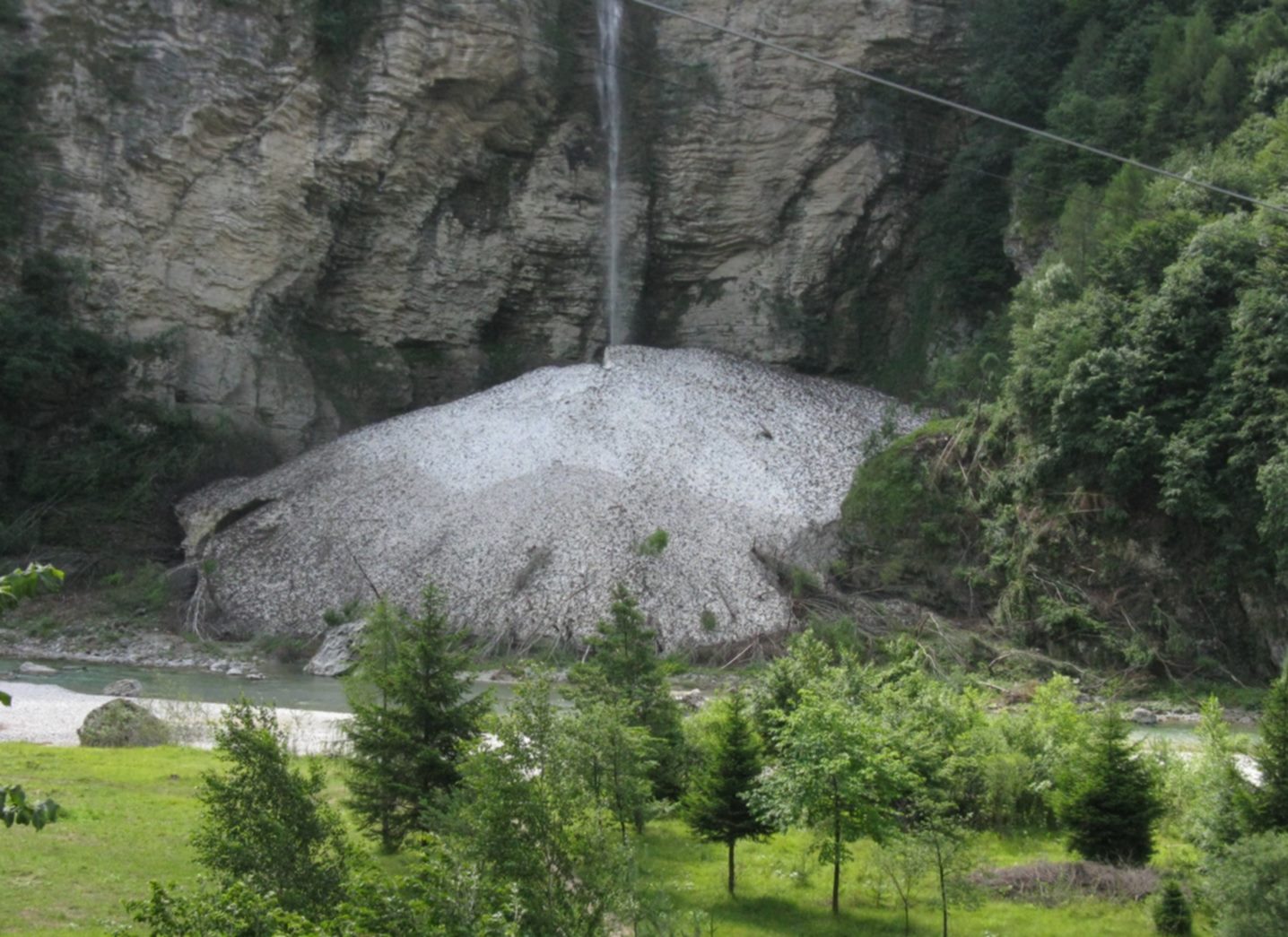 incredibile valanga basso cadore