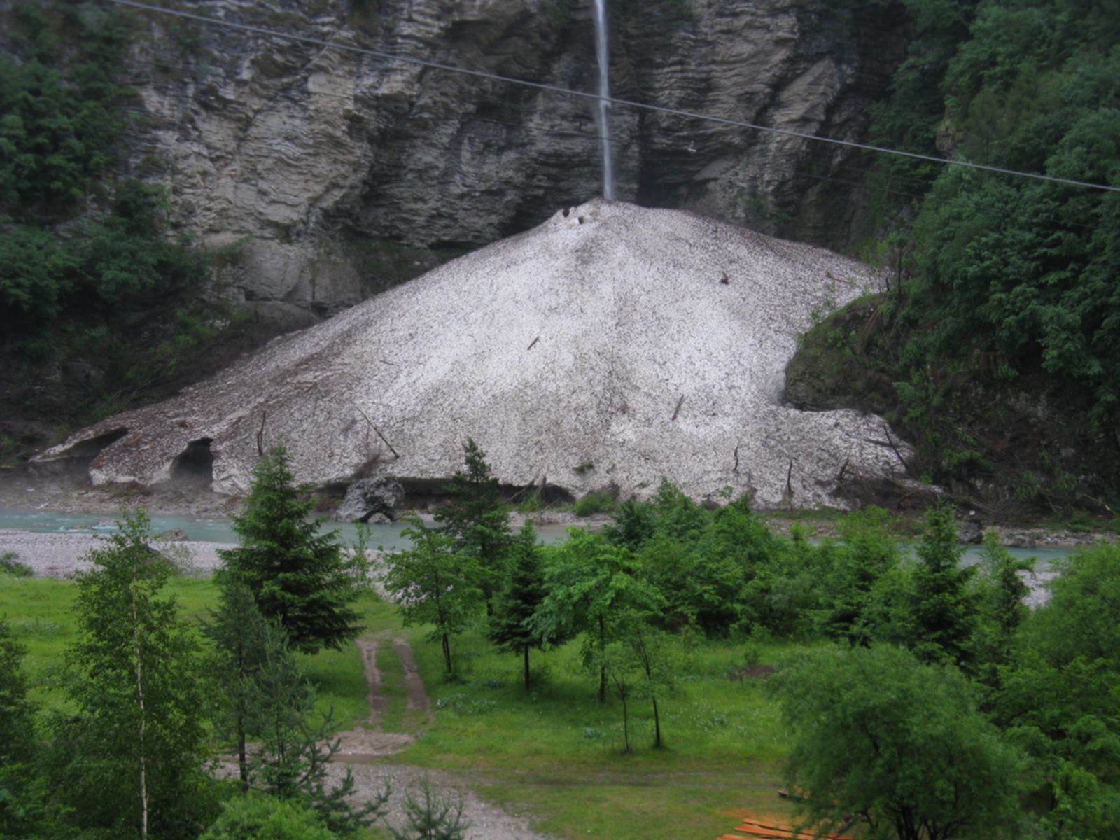 incredibile valanga basso cadore