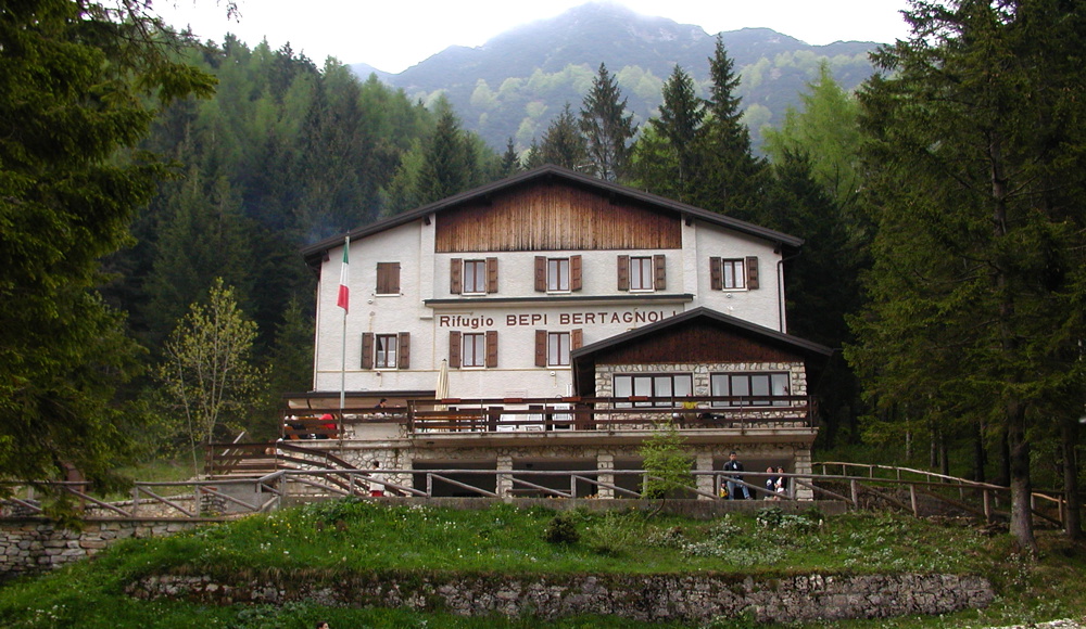 Rifugi e Bivacchi d''Italia.......