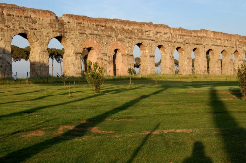 Roma - primavera nel parco archeologico degli acquedotti