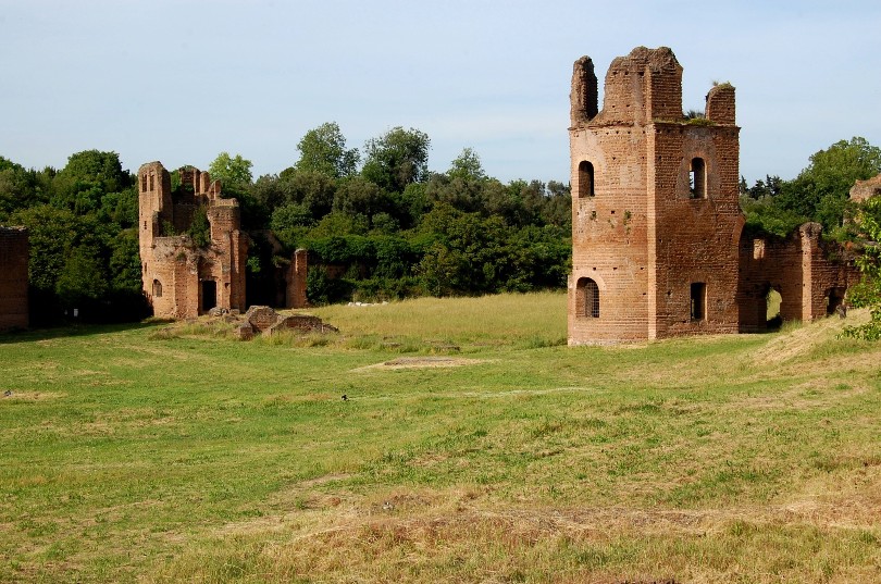 Roma - primavera nel parco archeologico degli acquedotti