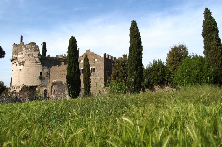 Roma - primavera nel parco archeologico degli acquedotti