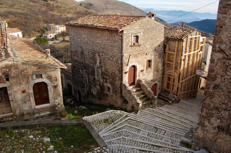 Santo Stefano di Sessanio - il borgo medievale che risorge