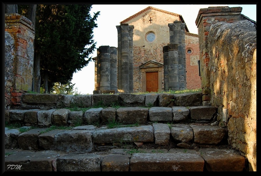 Magico Chianti tra pievi e piccoli borghi medioevali