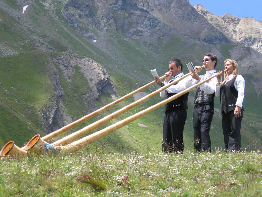 Adamello  salita al ghiacciaio del Mandrone