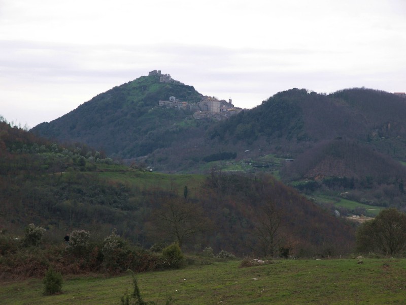 Alle rovine di Piantangeli