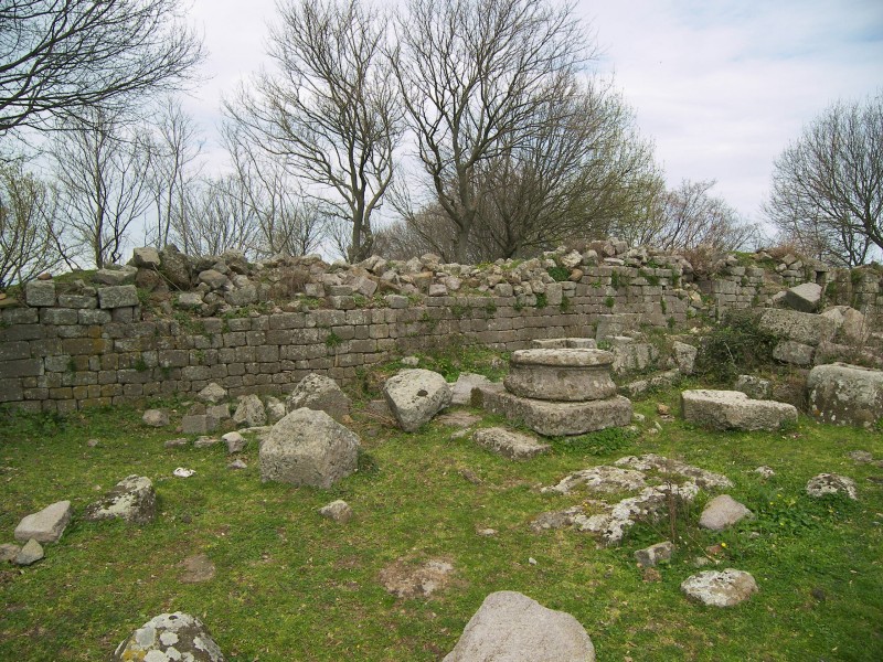 Alle rovine di Piantangeli