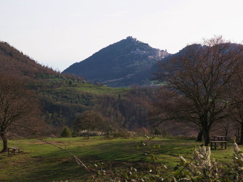 Alle rovine di Piantangeli