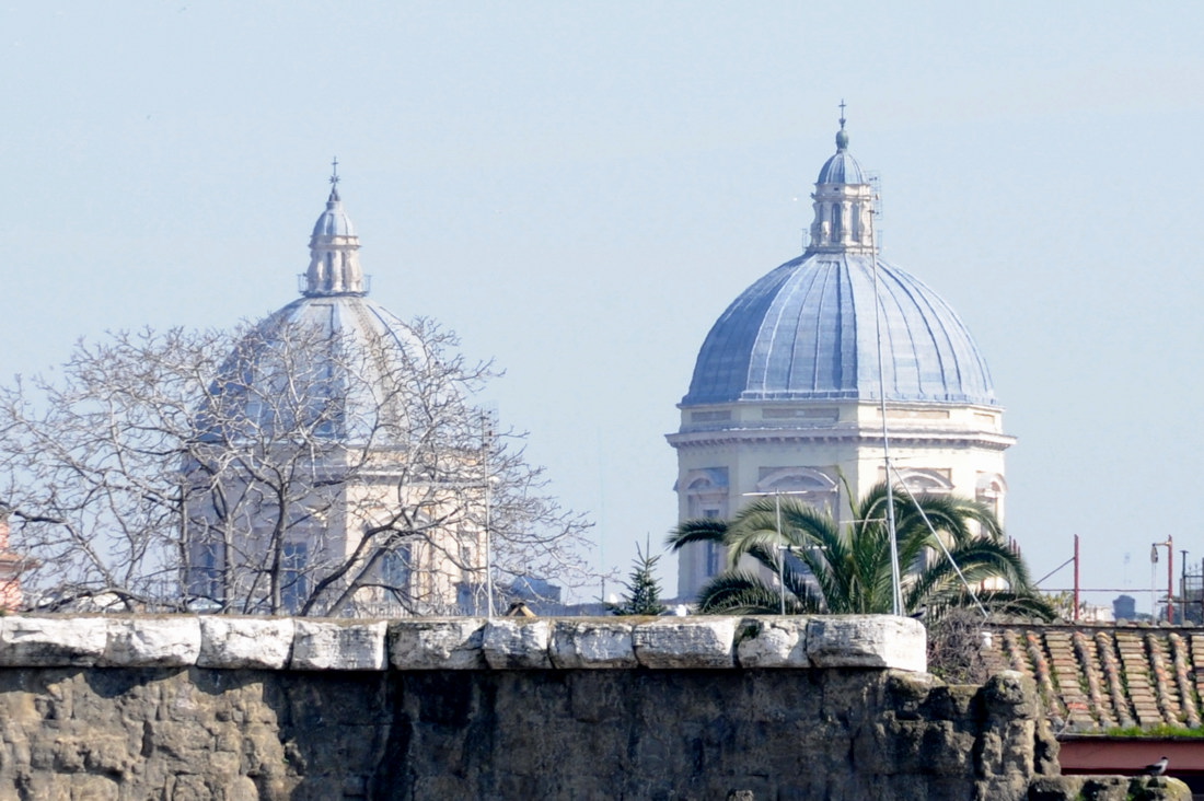 La chiesa gode del privilegio del diritto di extraterritorialit  Inserisco anche un altra foto aerea perch¨ nelle precedenti non si vede