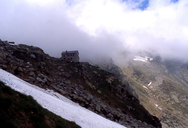 Rifugi e Bivacchi d''Italia.......