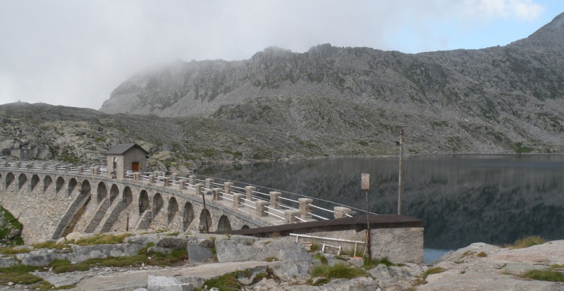 Rifugi e Bivacchi d''Italia.......